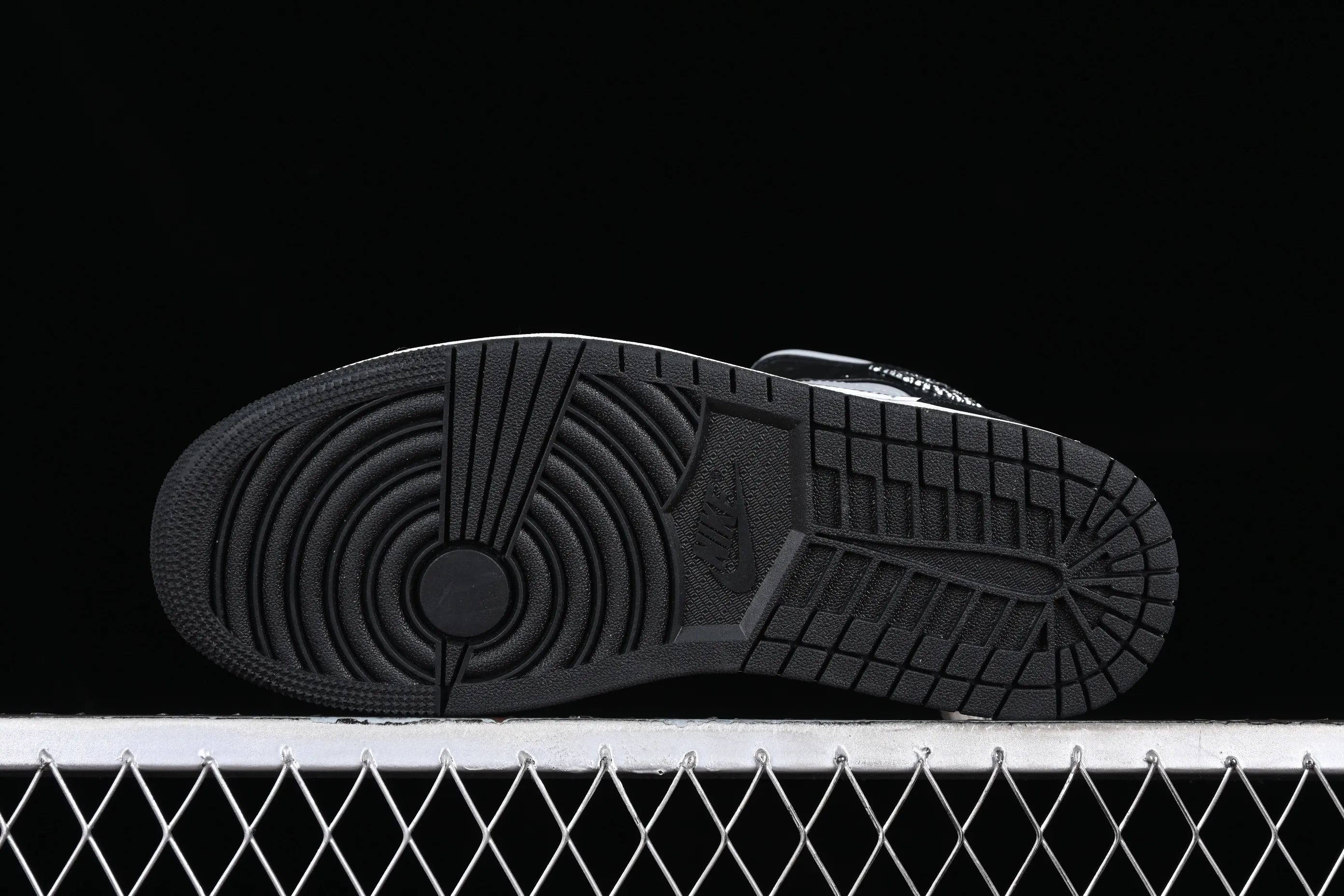 All categories Air Jordan Jordan series basketball shoes Air Jordan 1 Mid Air Jordan 1 Mid SE "Black Chrome" AJ1 Joe 1 Smoked Panda mid-top basketball shoes FB9892-002